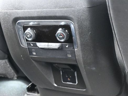 Used 2026 Chevrolet Suburban Premier AWD/4WD image 46