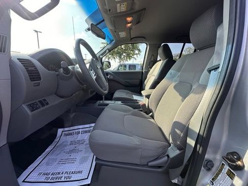 Used 2014 Nissan Frontier SV w/ SV Value Truck Package RWD image 27