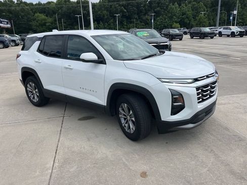 Used 2025 Chevrolet Equinox LT AWD/4WD image 10