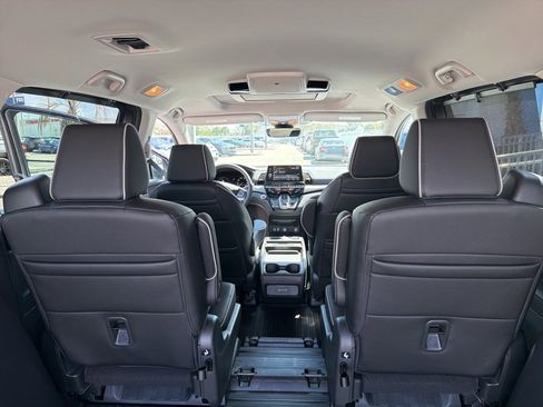 Used 2026 Honda Odyssey Touring image 13