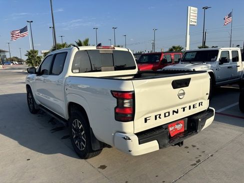 Used 2024 Nissan Frontier SL image 4