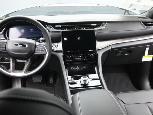 New 2025 Jeep Grand Cherokee L Limited image 25