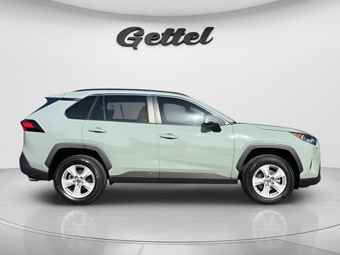 Used 2021 Toyota RAV4 XLE w/ Convenience Package FWD image 5