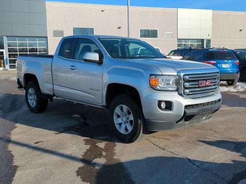 Used 2015 GMC Canyon SLE image 2