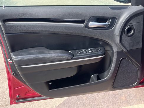 Used 2023 Chrysler 300 Touring L image 13