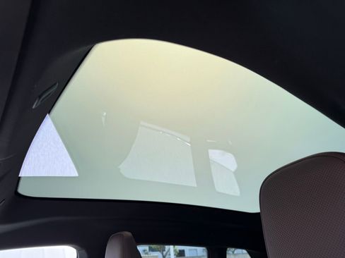 Used 2023 BMW iX xDrive50 w/ Sport Package image 23