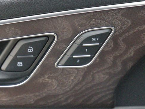 Used 2019 Audi Q8 Premium Plus AWD/4WD image 14