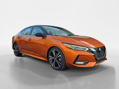 Used 2021 Nissan Sentra SR w/ SR Premium Package image 8