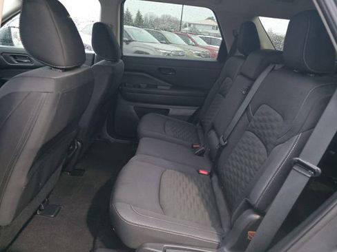 Used 2024 Nissan Pathfinder SV image 15