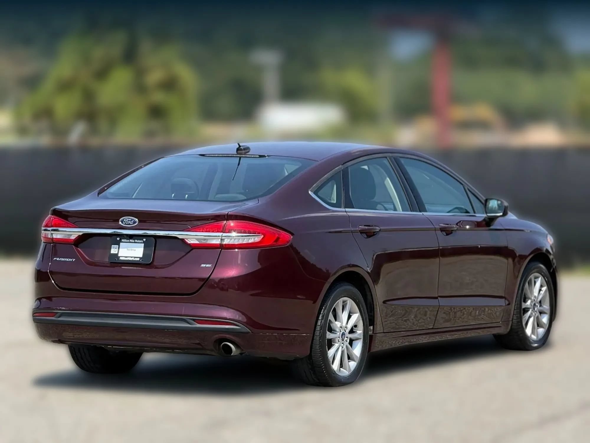 Used 2017 Ford Fusion SE FWD image 9