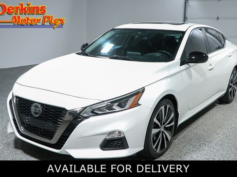 Used 2021 Nissan Altima 2.5 SR w/ SR Premium Package FWD image 1