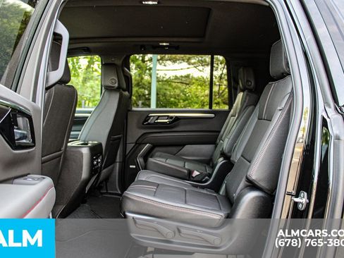 Used 2026 Chevrolet Suburban RST w/ Comfort Package AWD/4WD image 18