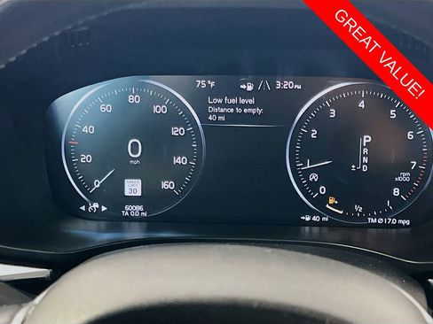 Used 2018 Volvo XC60 T5 Momentum w/ Convenience Package image 12