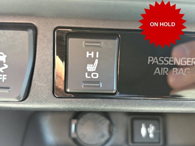 Used 2019 Toyota RAV4 XLE w/ Convenience Package AWD/4WD image 18