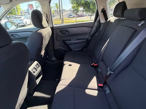 Used 2024 Nissan Rogue S FWD image 21