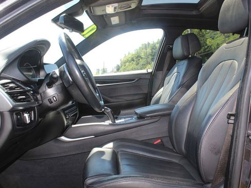 Used 2017 BMW X6 xDrive50i image 11