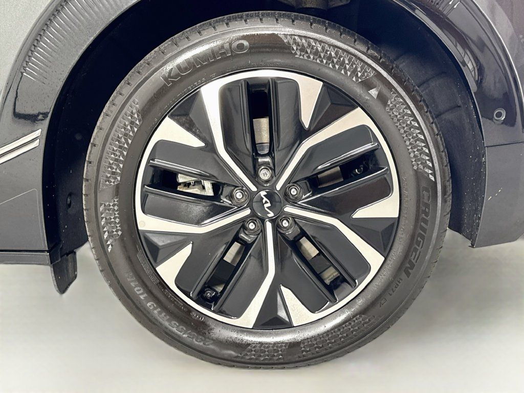 Used 2023 Kia EV6 Wind w/ Wind Technology Package AWD/4WD image 10