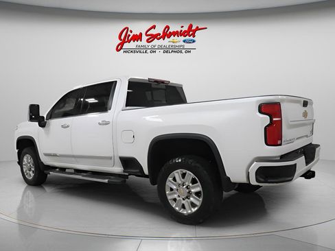 Used 2025 Chevrolet Silverado 3500 High Country w/ High Country Premium Package AWD/4WD image 4