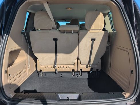 Used 2016 Dodge Grand Caravan American Value Package FWD image 19