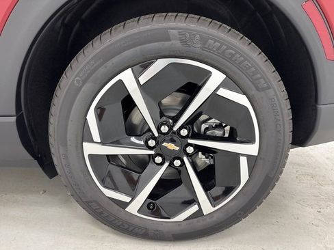 New 2026 Chevrolet Equinox EV LT image 35