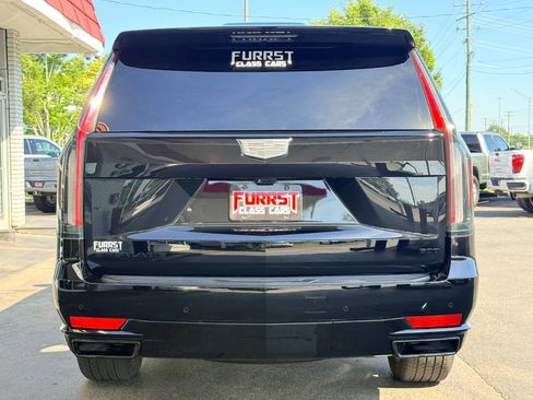 Used 2024 Cadillac Escalade ESV Sport Platinum w/ LPO, ONYX Package AWD/4WD image 4