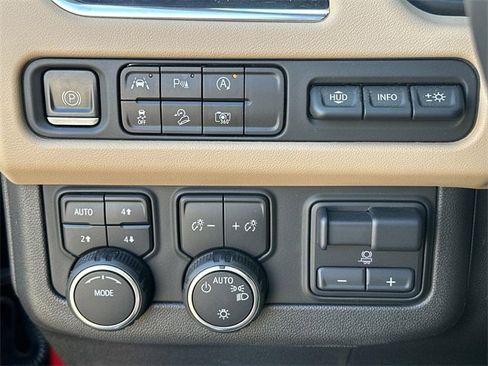 Used 2023 Chevrolet Tahoe Premier w/ Premium Package image 17