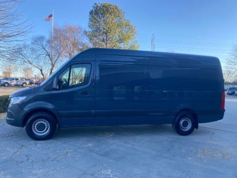 Used 2019 Mercedes-Benz Sprinter 170 image 2