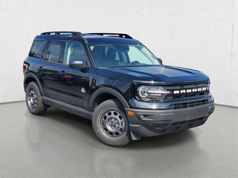 New 2024 Ford Bronco Sport Outer Banks image 2