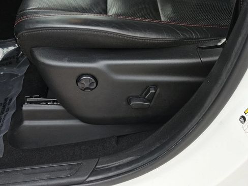 Used 2024 Dodge Durango GT RWD image 13