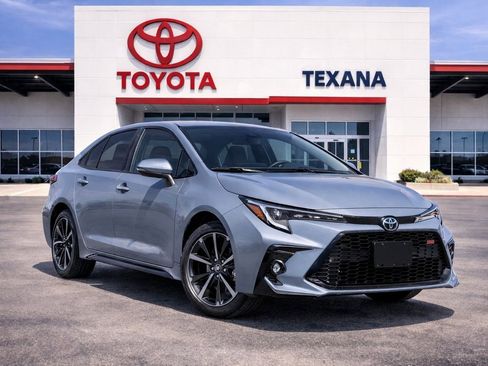 Used 2025 Toyota Corolla SE image 1