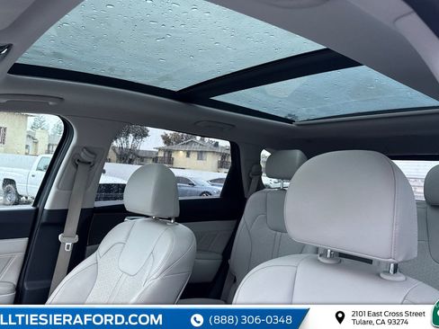 Used 2022 Kia Sorento SX Prestige w/ Panoramic Sunroof Package image 13