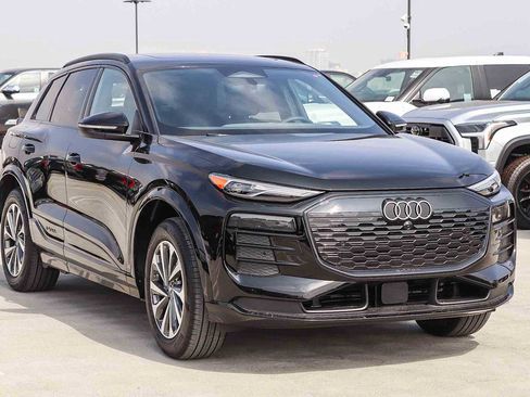 New 2027 Audi Q6 e-tron Premium AWD/4WD image 3