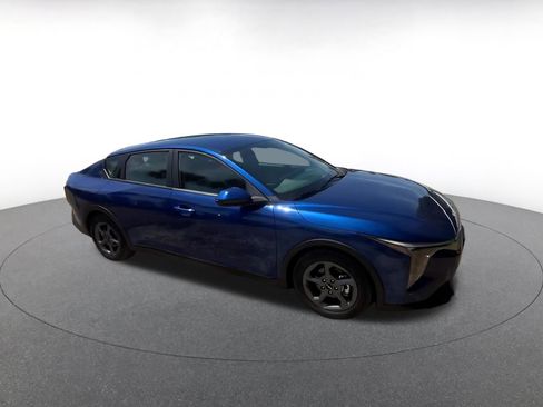 Used 2025 Kia K4 FWD image 2