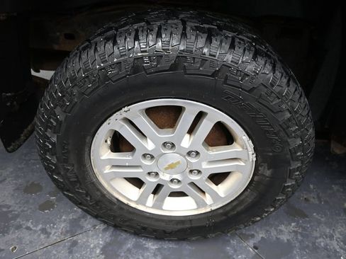 Used 2011 Chevrolet Colorado LT image 33