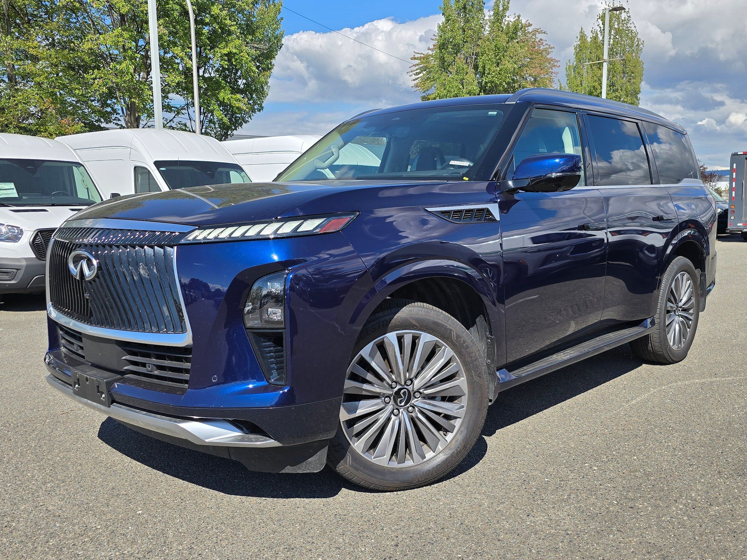 Used 2025 INFINITI QX80 Sensory AWD/4WD image 1
