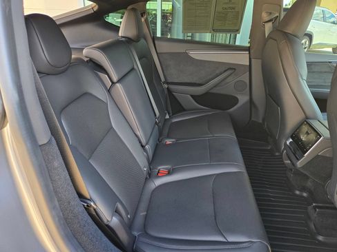 Used 2026 Tesla Model Y Long Range RWD image 25