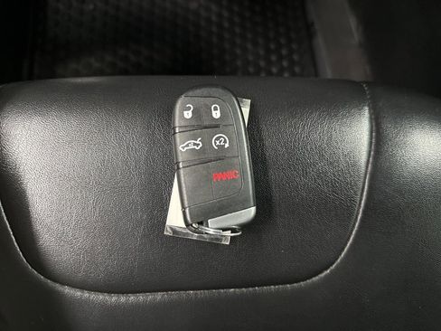 Used 2020 Jeep Cherokee Trailhawk w/ Comfort/Convenience Group image 40