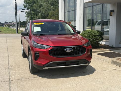 Used 2025 Ford Escape Active w/ Cold Weather Package AWD/4WD image 18