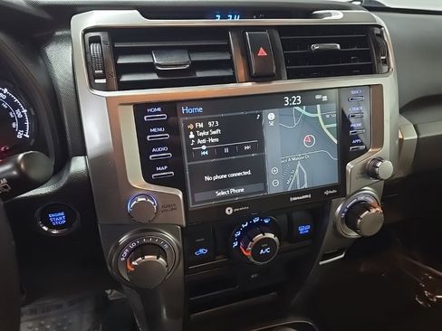 Used 2022 Toyota 4Runner SR5 Premium image 25