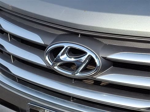 Used 2018 Hyundai Santa Fe Sport image 26