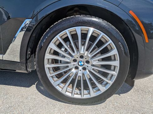 Used 2023 BMW X7 xDrive40i w/ Premium Package AWD/4WD image 12