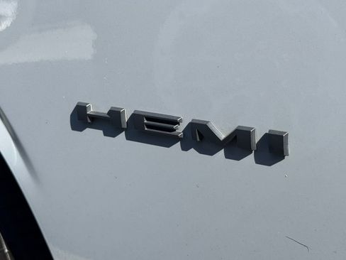 Used 2022 Dodge Challenger R/T w/ Driver Convenience Group image 17