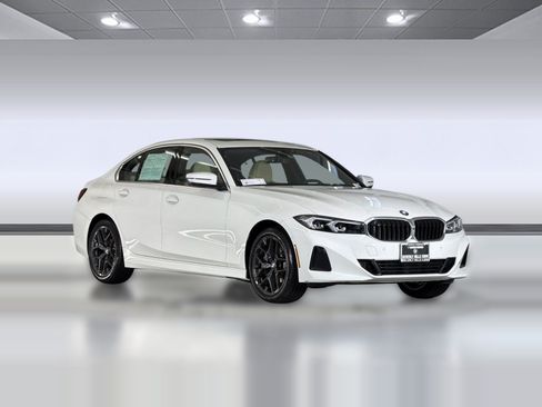 Used 2026 BMW 330i Sedan w/ Premium Package RWD image 7