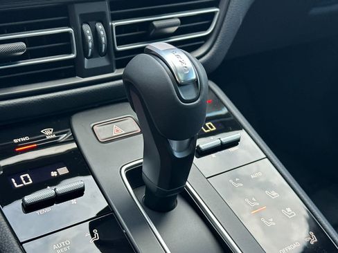 New 2026 Porsche Macan AWD/4WD image 25