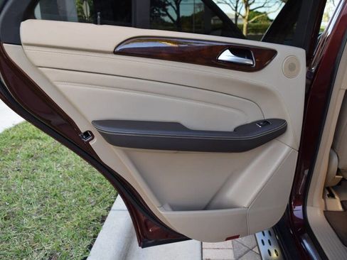 Used 2014 Mercedes-Benz ML 550 4MATIC image 72