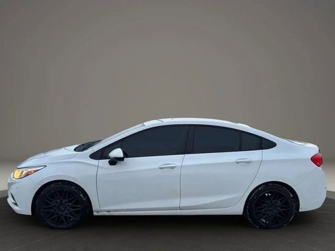 Used 2018 Chevrolet Cruze LS FWD image 8