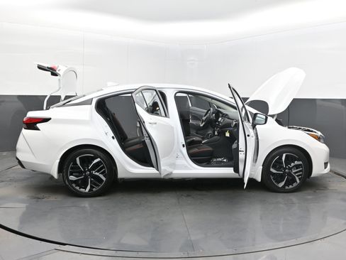 Certified 2025 Nissan Versa SR w/ Trunk Package image 46