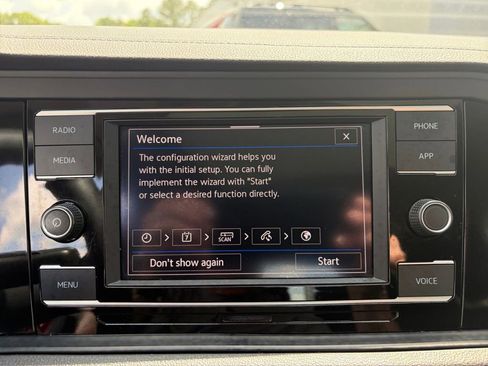 Certified 2024 Volkswagen Jetta SE w/ Panoramic Sunroof Package FWD image 16