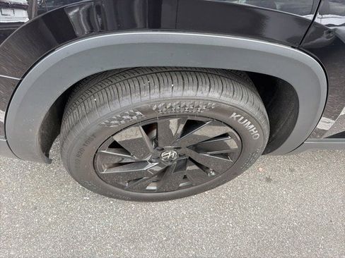 Certified 2024 Volkswagen Atlas SE image 5