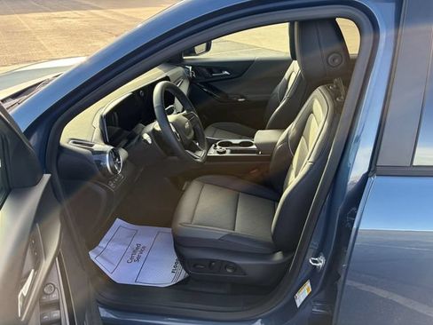 Used 2026 Chevrolet Equinox LT w/ Convenience Package II AWD/4WD image 9
